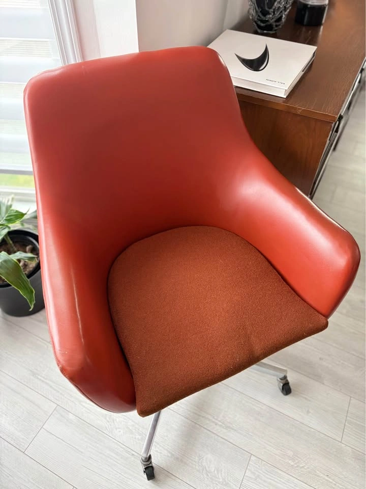 VINTAGE 1960’s SAARINEN STYLE SWIVEL OFFICE CHAIR! - photo 2
