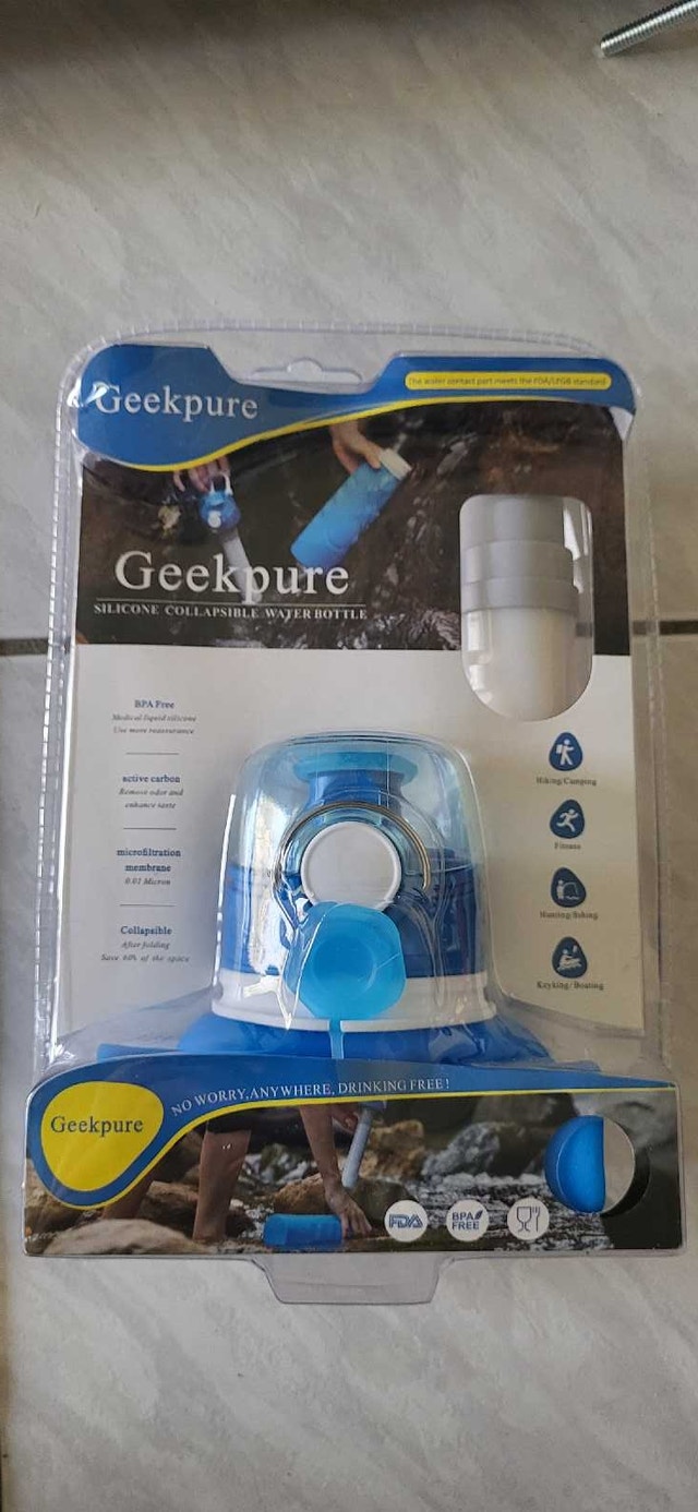 Geekpure collapsible water bottle with filter for hiking