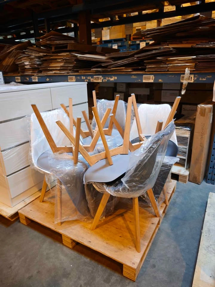 Coffee table and chair - photo 2