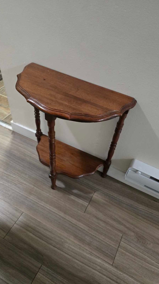 Small wooden console table – 23.5" x 22" - photo 3