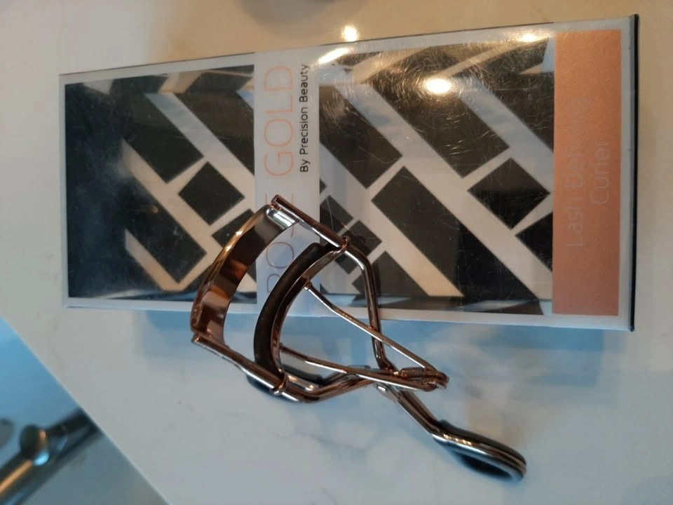 Brand New! Swissco Eyelash Curler (Rose Gold)