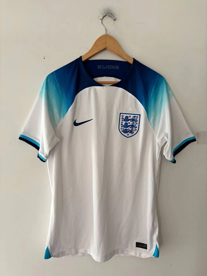 Nike 2022 England World Cup Authentic Jersey DN0687-100 Size M