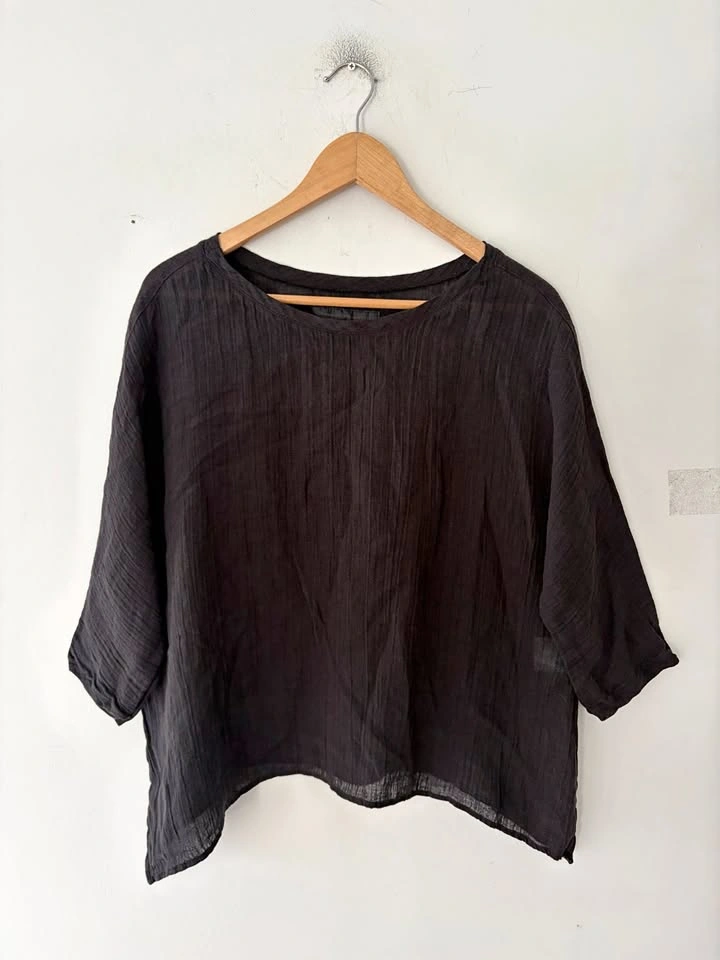 Veronique Miljkovitch 100% Linen Top Size XL