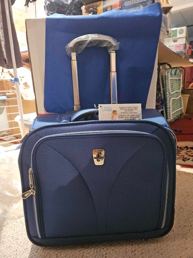 Holiday Luggage Compass Unite Carry-On