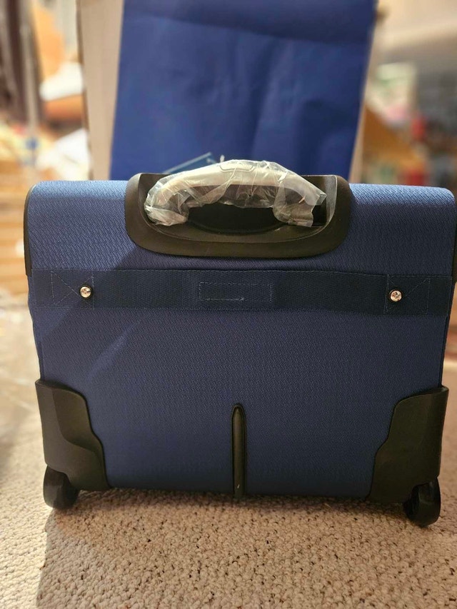 Holiday Luggage Compass Unite Carry-On - photo 4