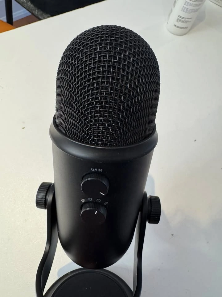 Blue Yeti USB Microphone (Blackout Edition) - Like New - photo 2