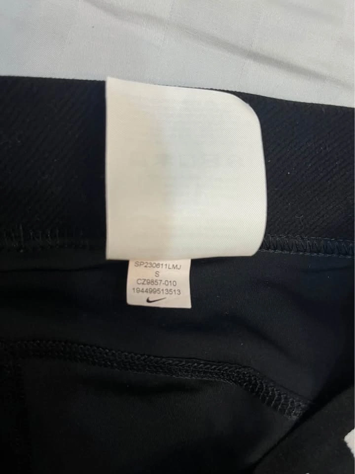 Nike Pro Women's 3" Shorts - photo 2
