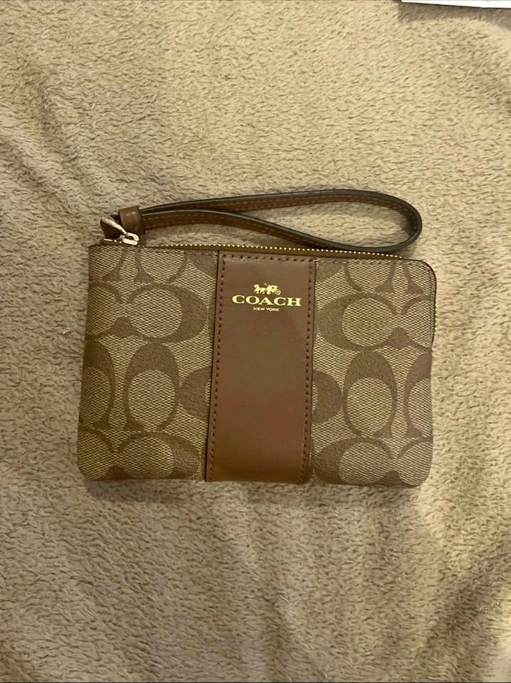 Coach Wristlet Khaki Saddle