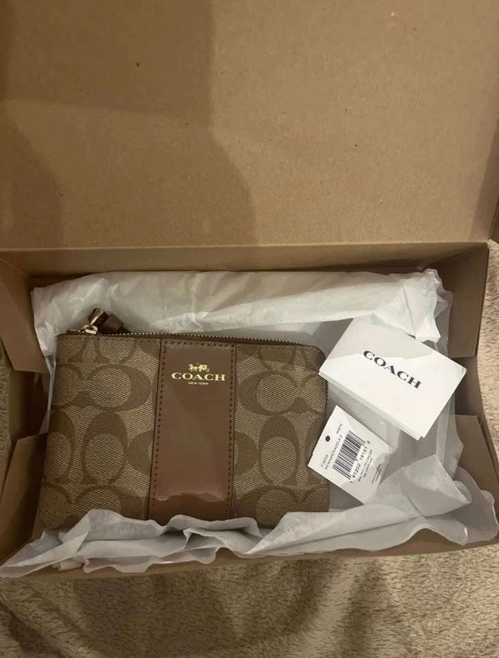 Coach Wristlet Khaki Saddle - photo 3