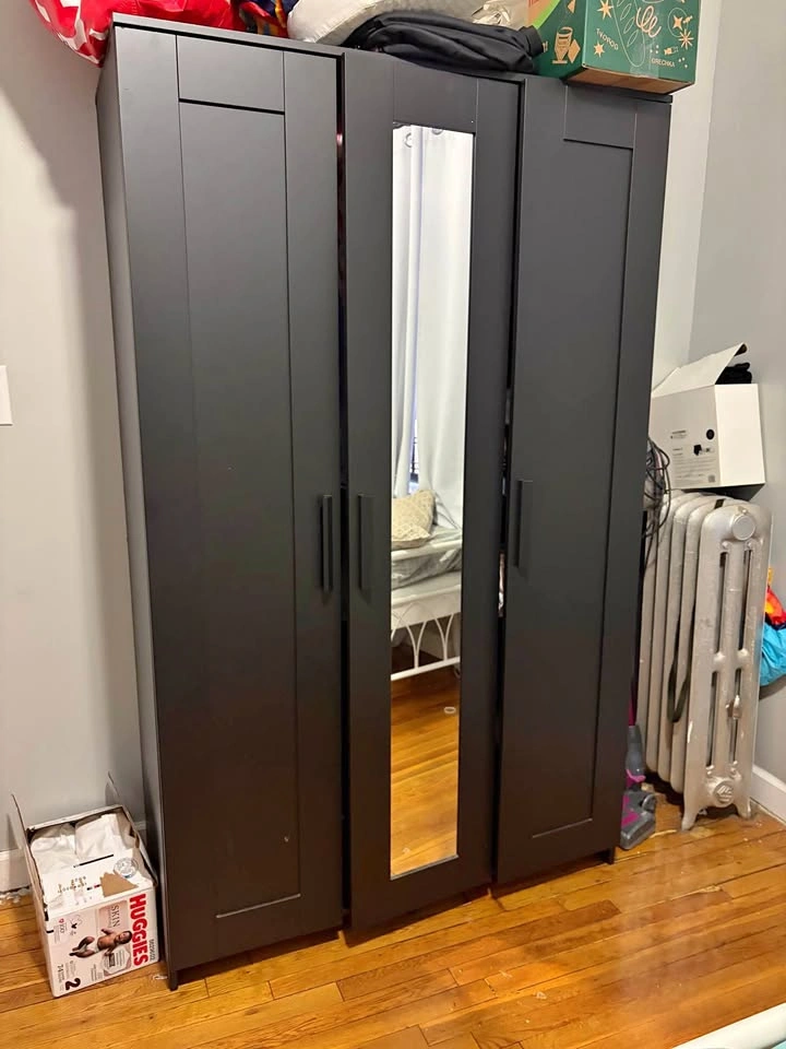 Wardrobe dresser