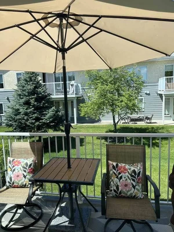 Patio Market Umbrella in Beige - photo 2