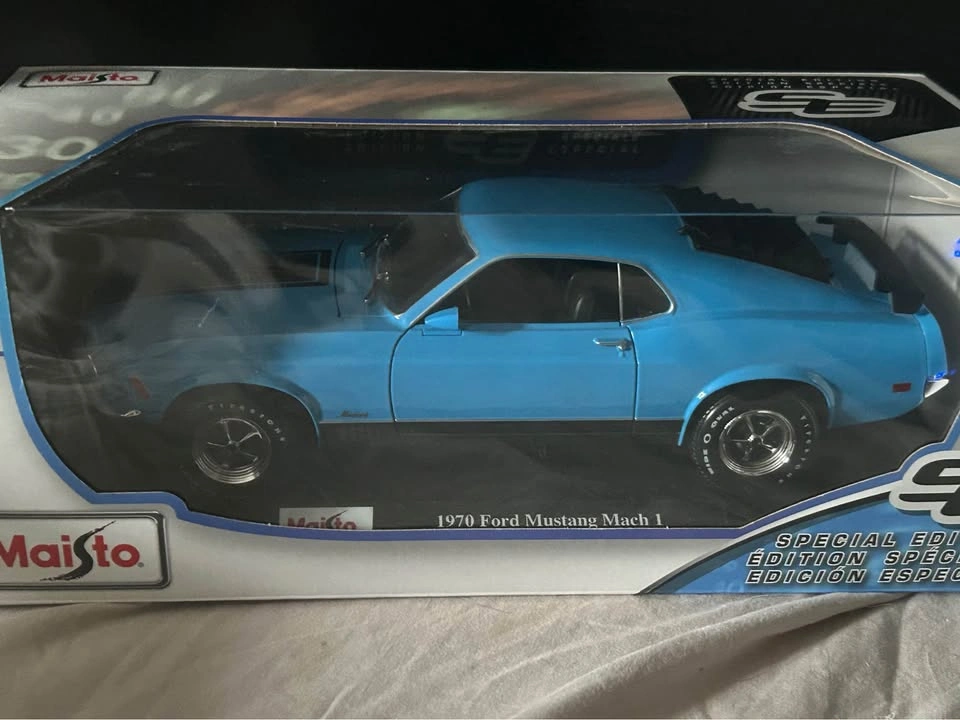 Maisto - Ford mustang mach 1 - 1/18 scale - photo 2