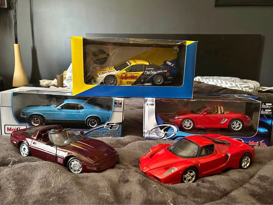1/18 scale car lot!