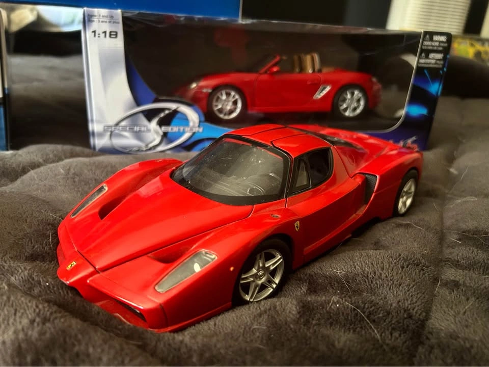 1/18 scale car lot! - photo 2