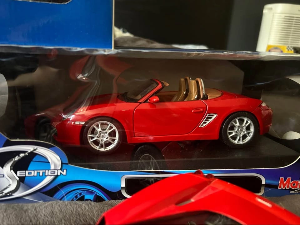 1/18 scale car lot! - photo 3