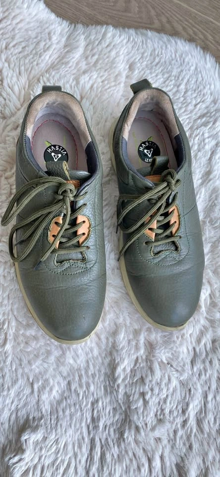 Hastia Leather Sneakers