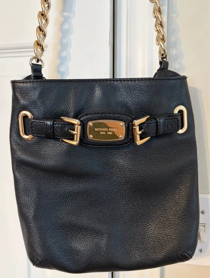 Michael Kors Hamilton Crossbody Bag – Black Pebbled Leather - photo 2