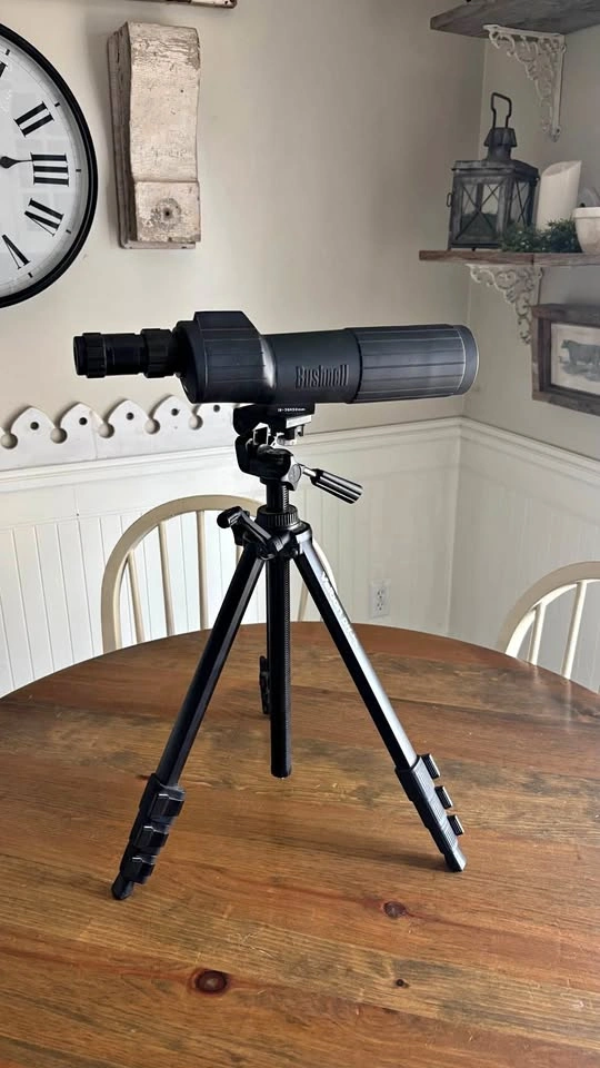 Bushnell 18-36x50mm Spotting Scope with Velbon Tripod