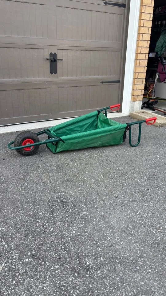 Folding Wheelbarrow - photo 2
