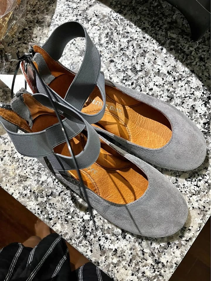 Ballet flats/shoes/ ballerinas