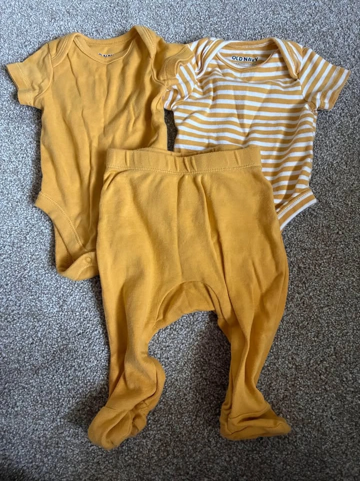 Newborn/0-3 month girl/unisex clothing - photo 2
