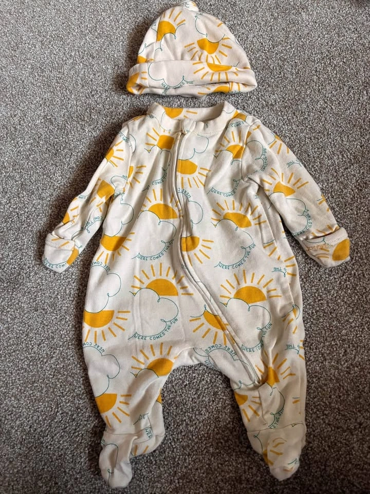 Newborn/0-3 month girl/unisex clothing - photo 4