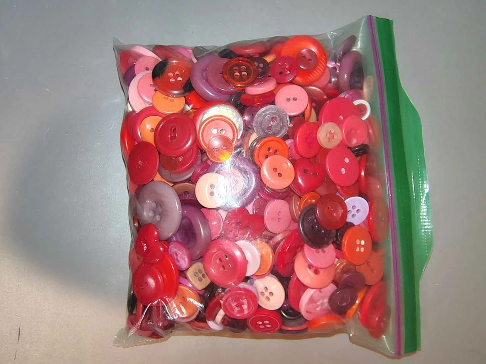 1 LB Bag of Mixed Craft Buttons (Red/Pink/Purple) - photo 3