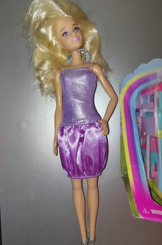 Barbie Bundle: Standard Barbie Doll & Mini BarbieLand Dreamhouse - photo 2