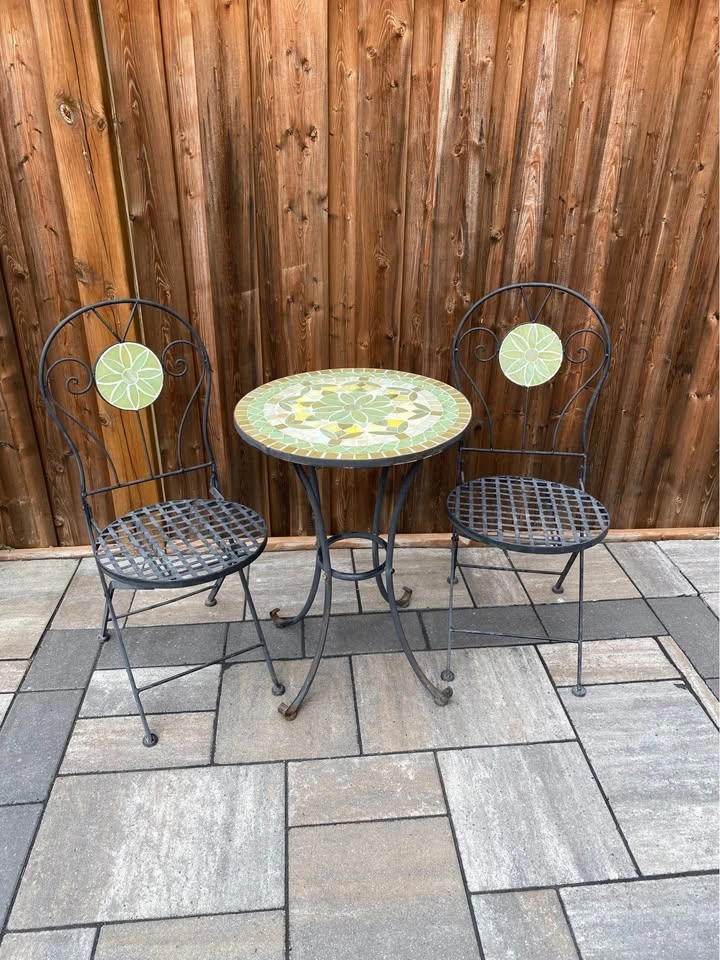 Mosaic bistro table and two matching chairs - photo 2