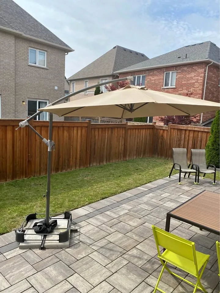 9 feet Cantilever Outdoor Umbrella