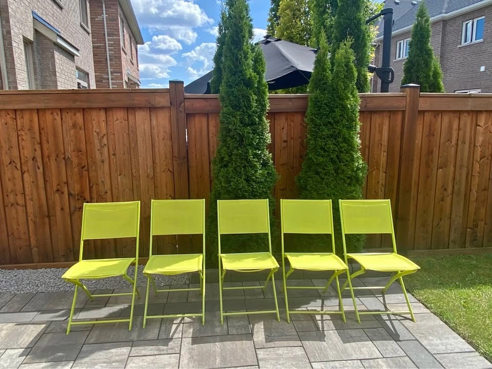 Foldable mesh and aluminum outdoor chairs
