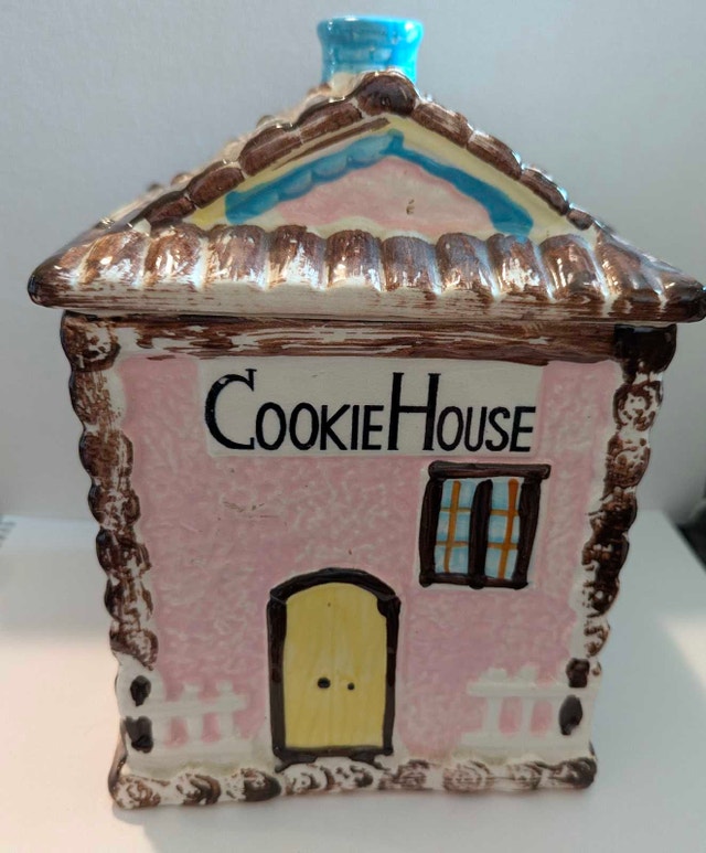 Cookie House Ceramic Cookie Jar