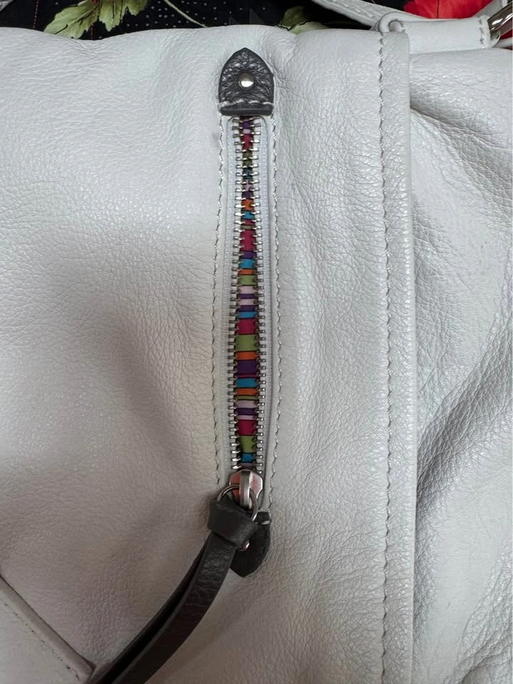 Danier Vintage Leather White Cross Body Purse - photo 2