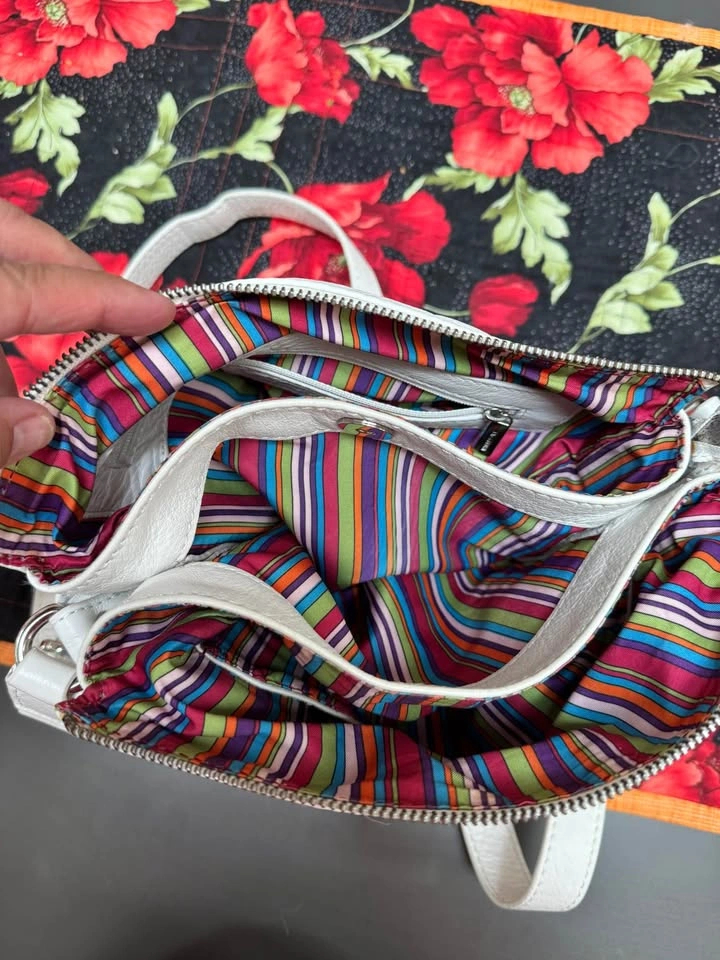 Danier Vintage Leather White Cross Body Purse - photo 5
