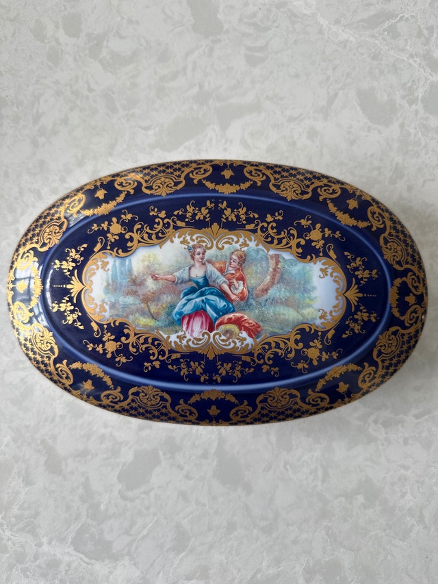 Vintage Limoges fine porcelain hand painted decorative box - photo 4