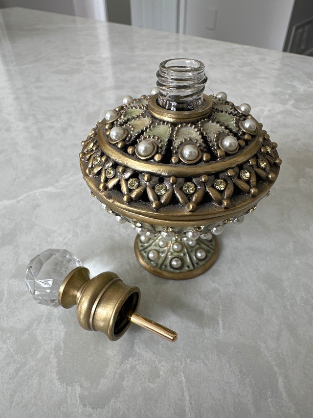 VTG Austrian Crystal and Brass Perfume Bottle by Two's Company - photo 3