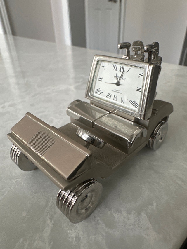 Miniature metal golf cart desk clock