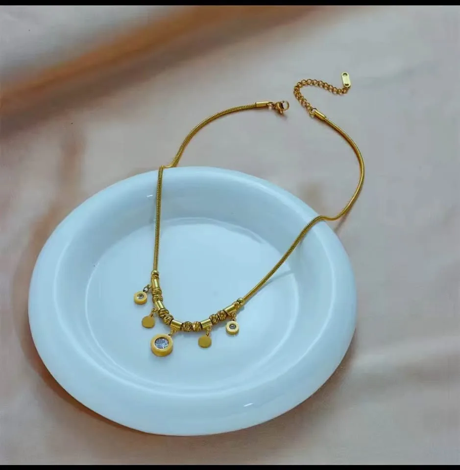 18k gold plated stainless steel Necklace image indicator(5)