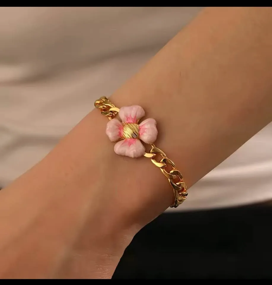 18k gold plated stainlees steel bracelet image indicator(2)