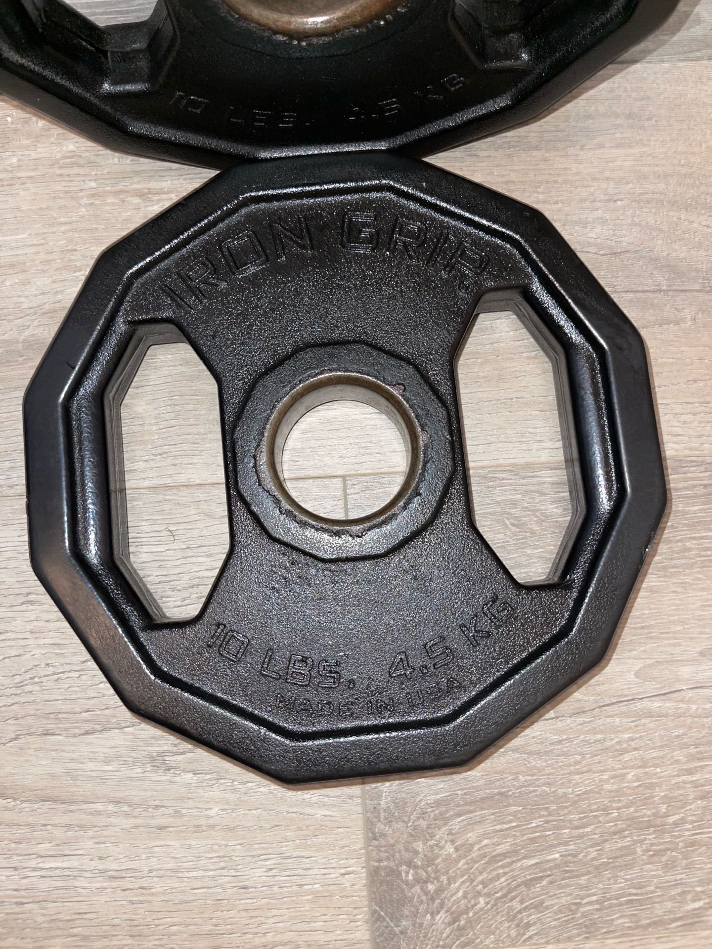 Pre-Owned Pair Of 10lbs Iron Grip Urethane Coated Weight Plates - photo 3