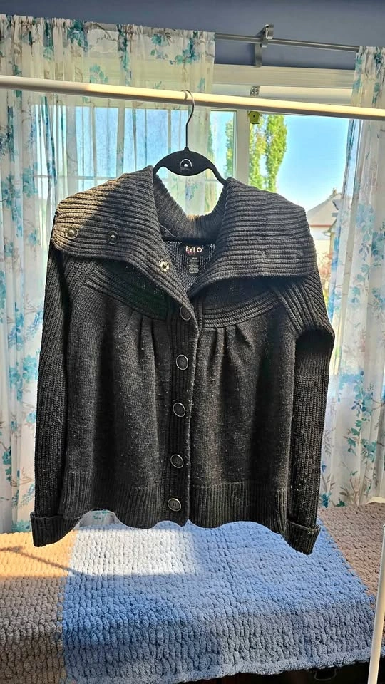 Women's Fylo Button Up Sweater