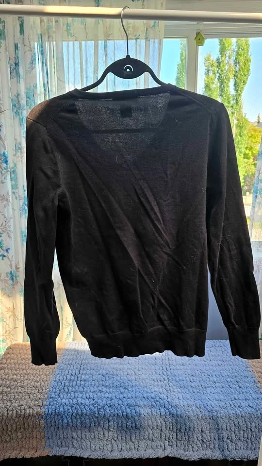 Women's Kirkland V-Neck Sweater - photo 2
