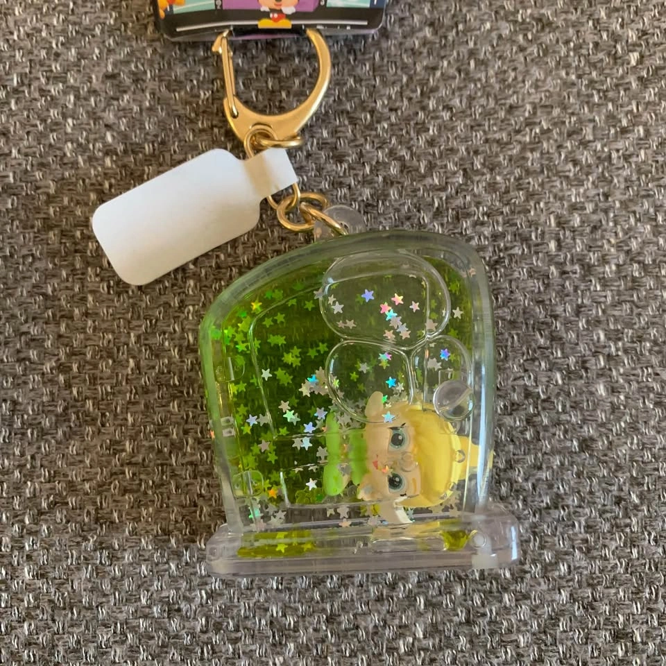 BNWT Disney Doorable Tsunameez Acrylic Keychain Charm - photo 3