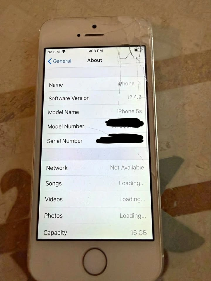 [USED] Apple iPhone 5s 16GB – Silver – Works, Cracked Screen