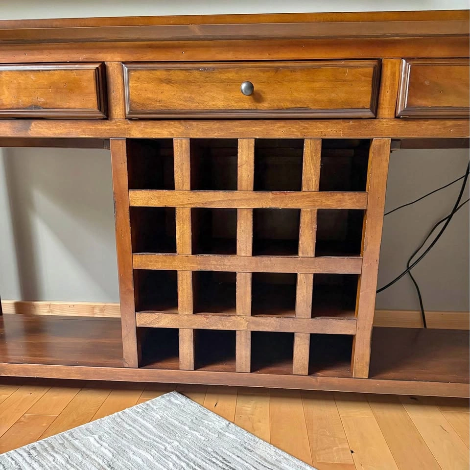 Elegant Console/Sideboard