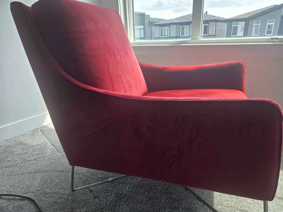 Natuzzi Red Velvet Accent Chair - photo 4