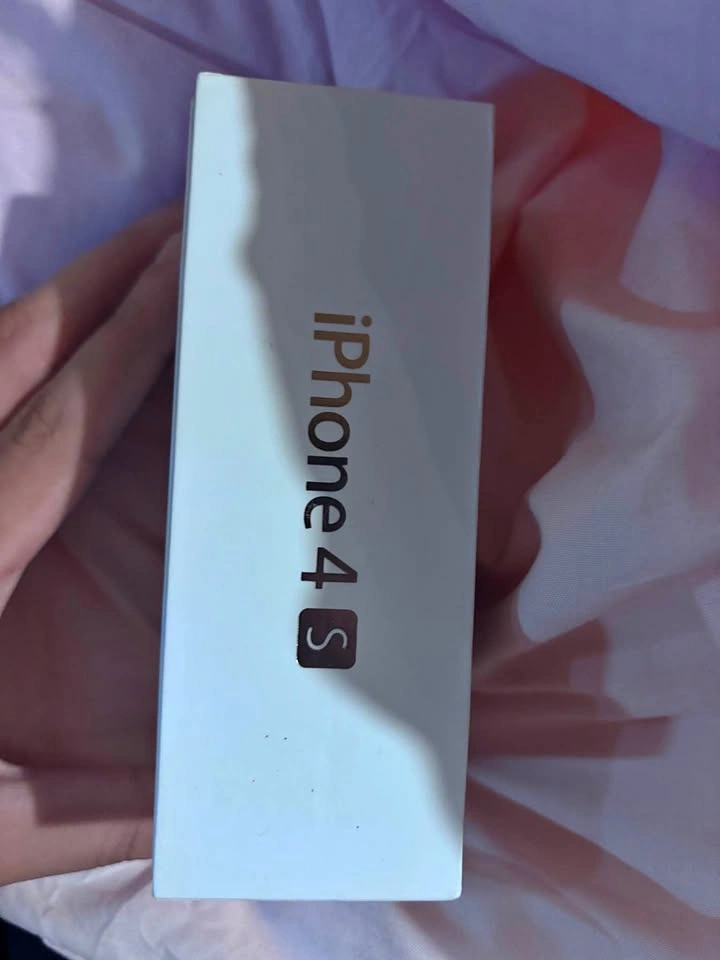 Apple iPhone 4S