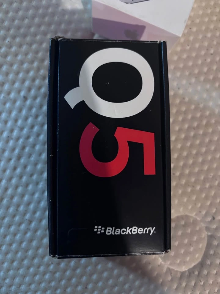 BlackBerry Q5 - photo 3