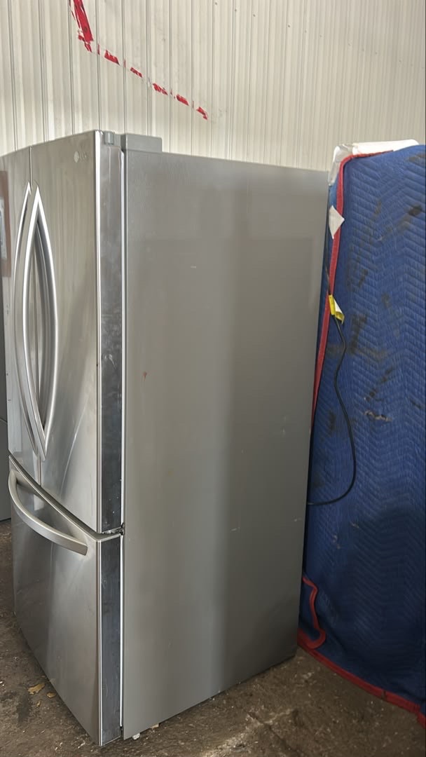 LG French Door Refrigerator - photo 3