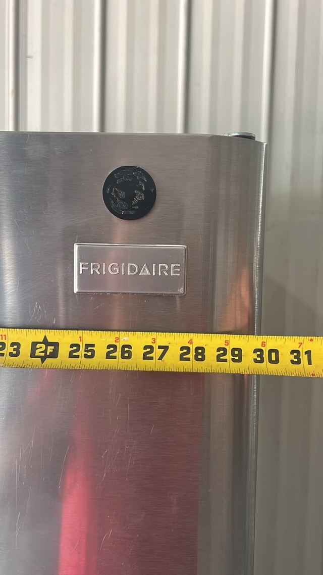 Frigidaire Refrigerator - photo 3